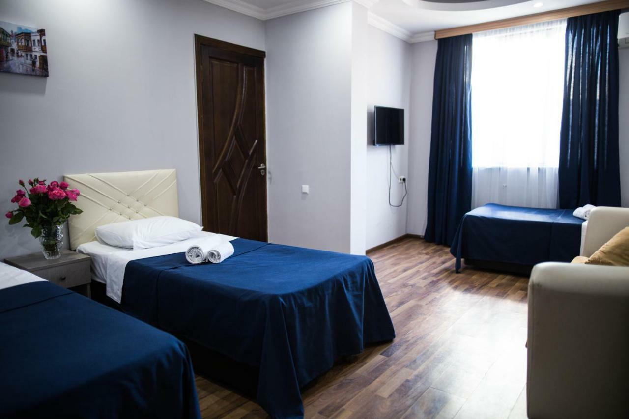 Central Apart-Hotel Batumi Esterno foto